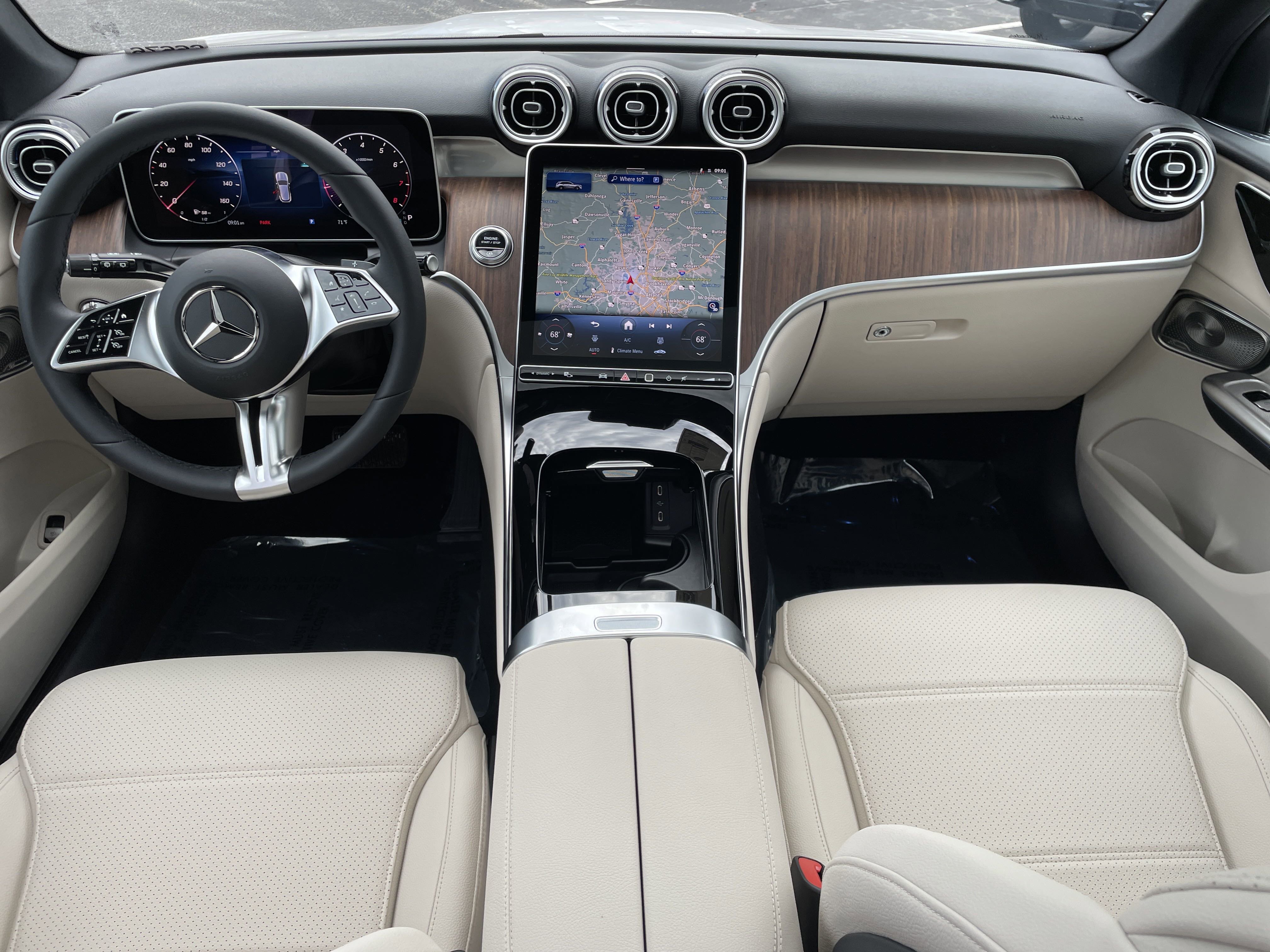 2026 Mercedes Benz GLC 300 photo 12