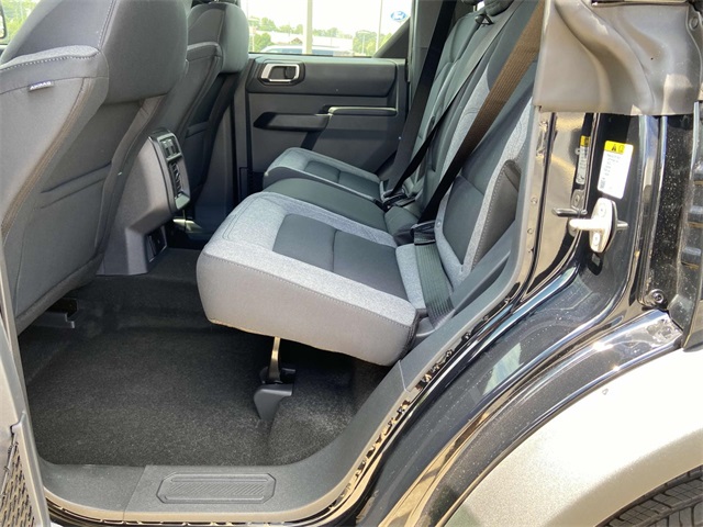2025 Ford Bronco Base photo 8