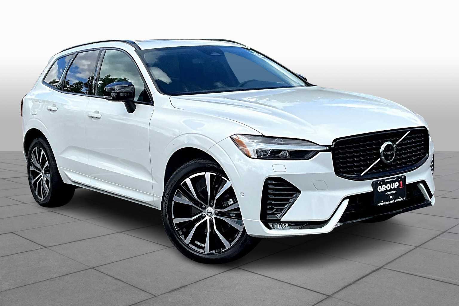 2023 Volvo XC60 Plus photo 2