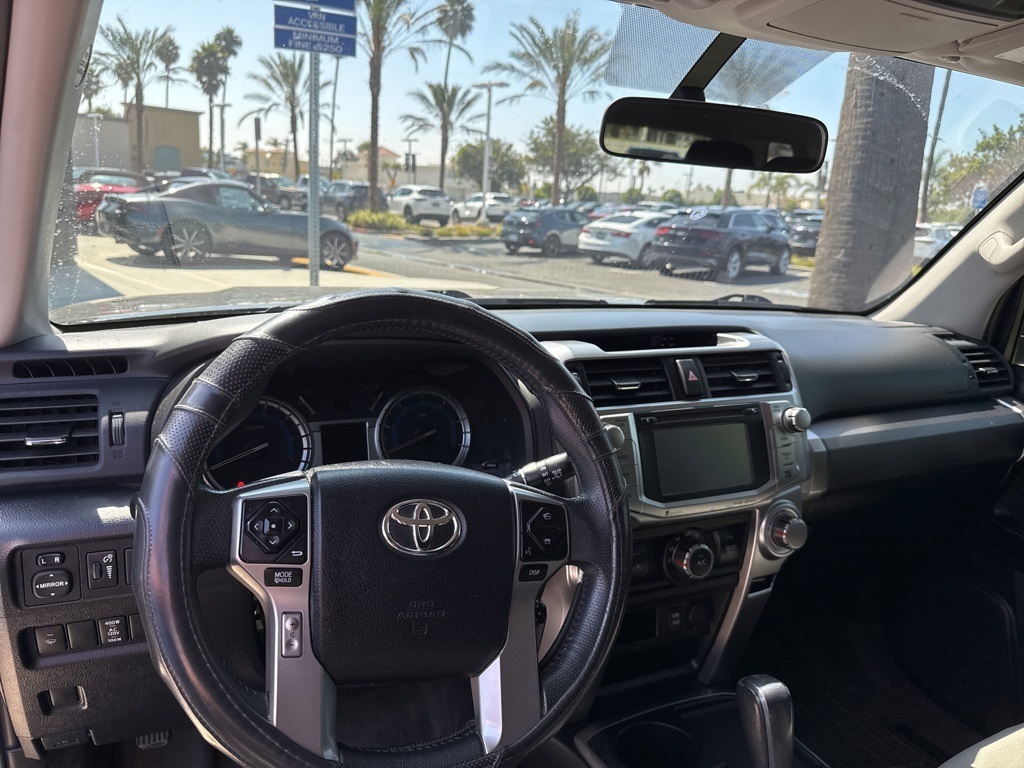 2016 Toyota 4Runner SR5 photo 13