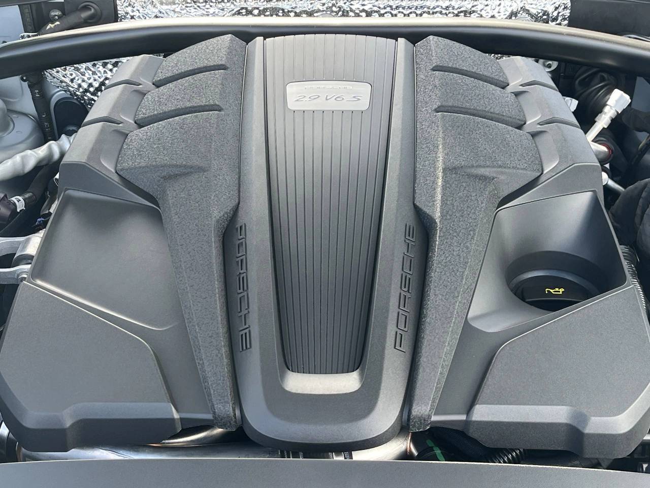 2025 Porsche Macan S photo 22