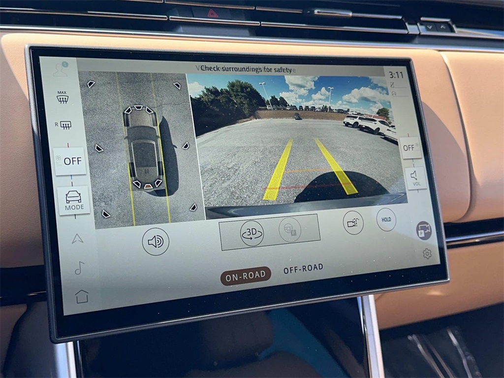 2025 Land Rover Range Rover SE photo 2