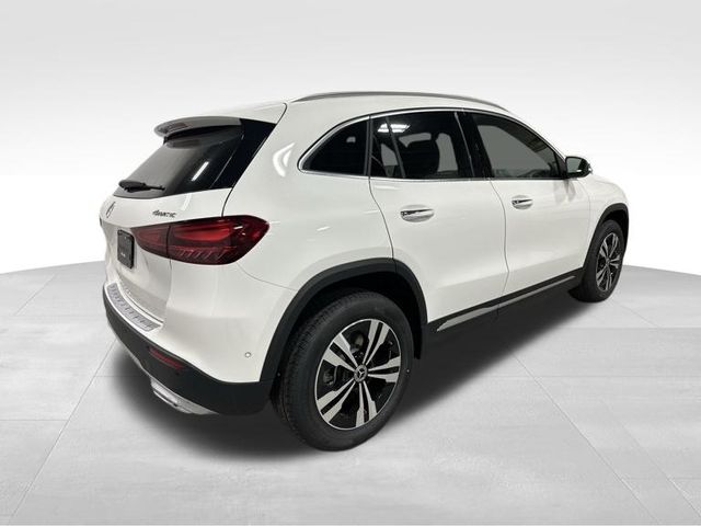 2026 Mercedes Benz GLA 250 4MATIC photo 2