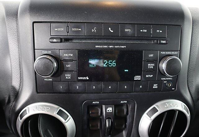 2016 Jeep Wrangler Unlimited Sahara photo 19