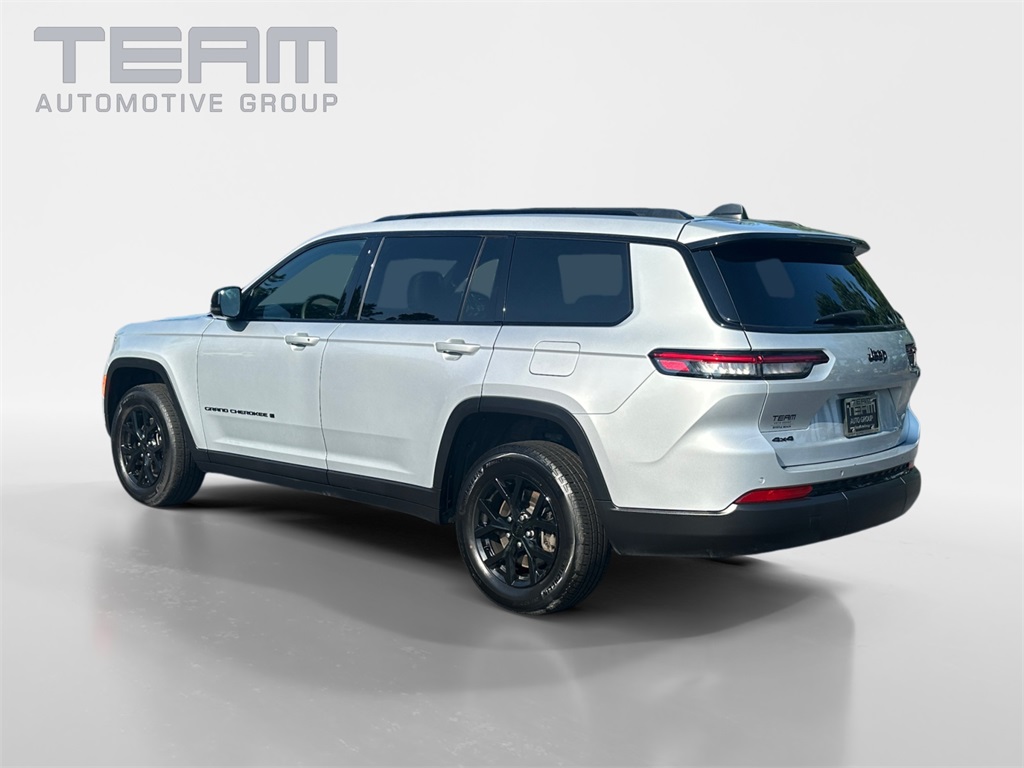 2024 Jeep Grand Cherokee Altitude photo 3