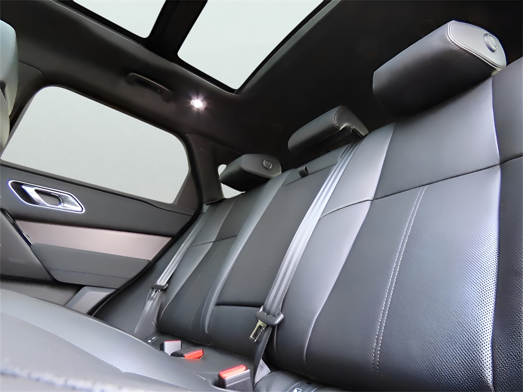 2025 Land Rover Range Rover Velar SE photo 21