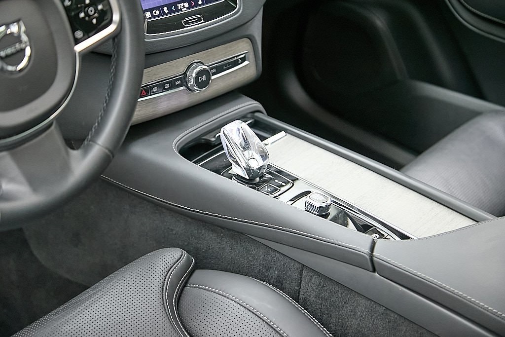 2023 VOLVO XC90 - Image 12