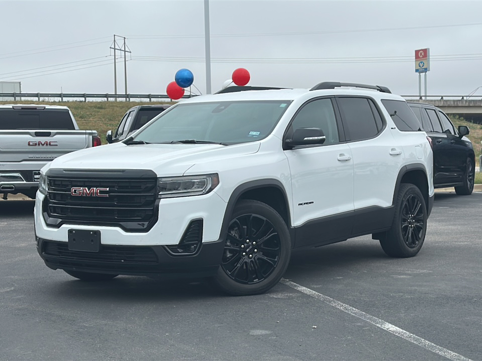2023 Gmc Acadia SLT photo 2