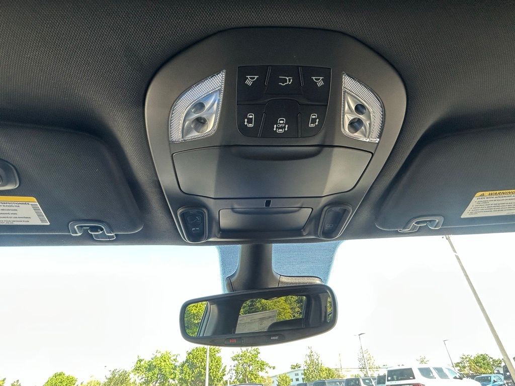 2025 Chrysler Pacifica Limited photo 11