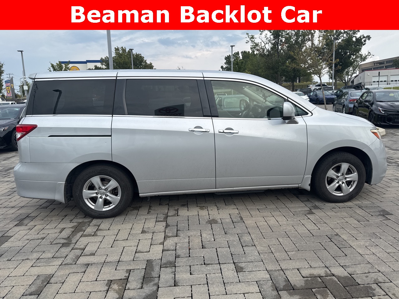 2014 Nissan Quest SV photo 2