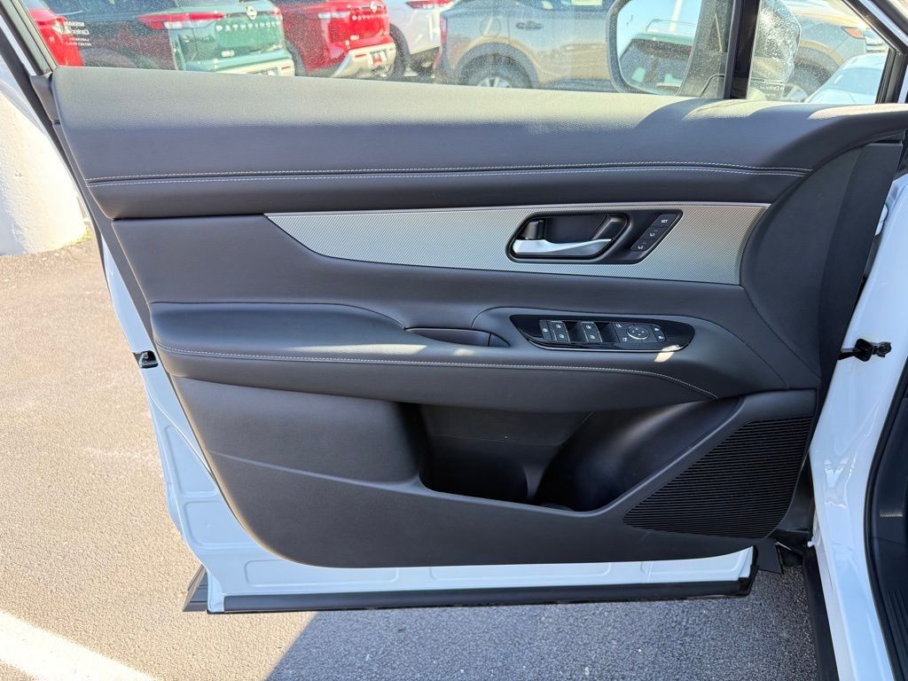 2025 Nissan Murano SL photo 6