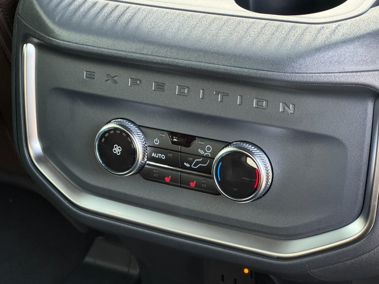 2025 Ford Expedition King Ranch MAX photo 10
