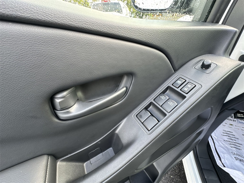 2026 Nissan Frontier Crew Cab SV photo 13