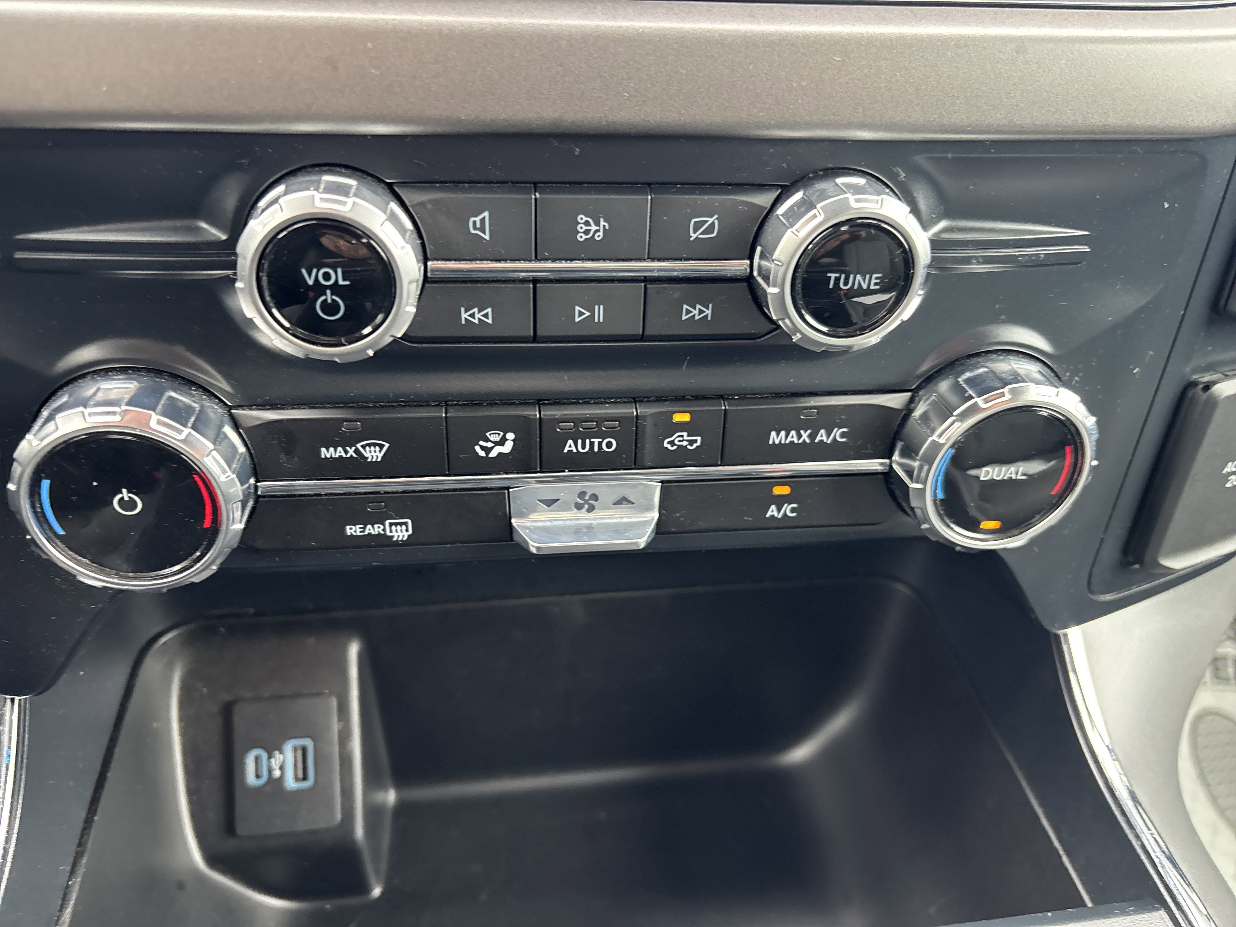 2024 Ford F-150 XLT photo 4