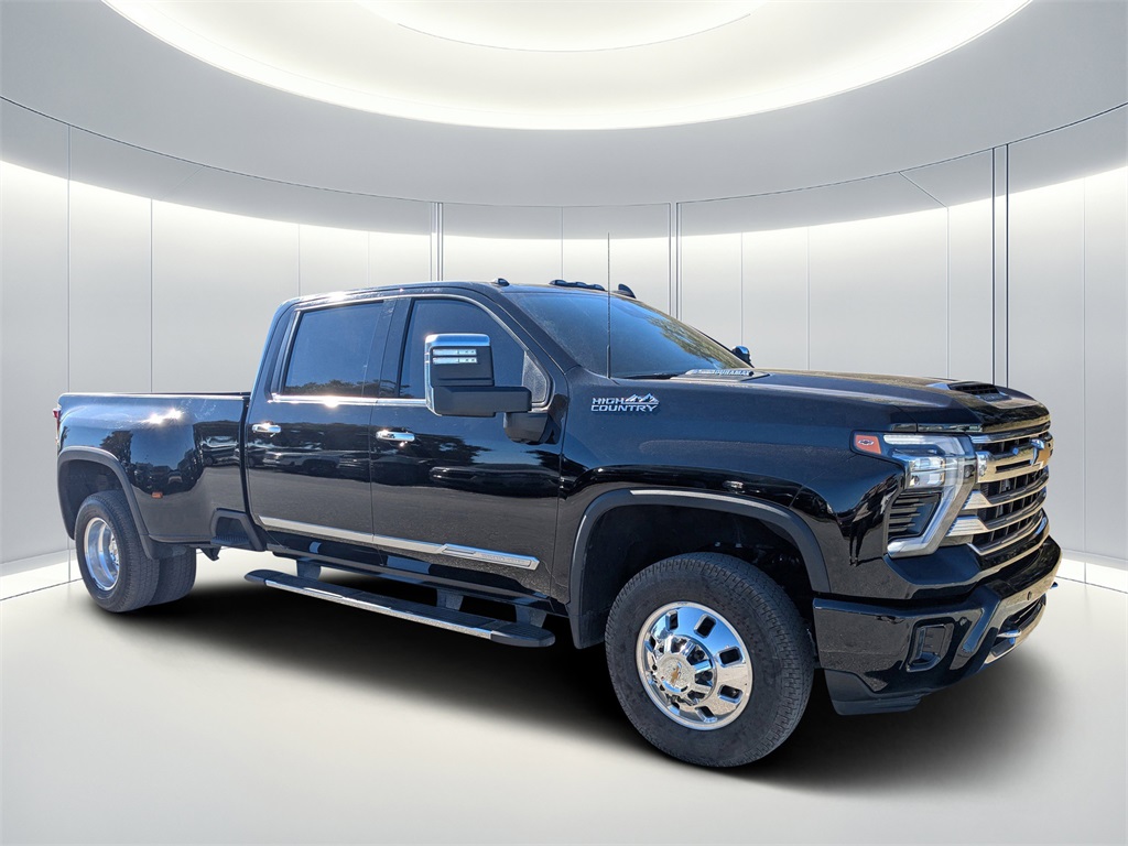 2025 Chevrolet Silverado 3500HD High Country's photo