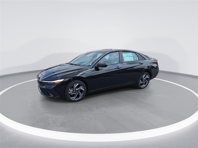 2025 Hyundai Elantra SEL Sport photo 4
