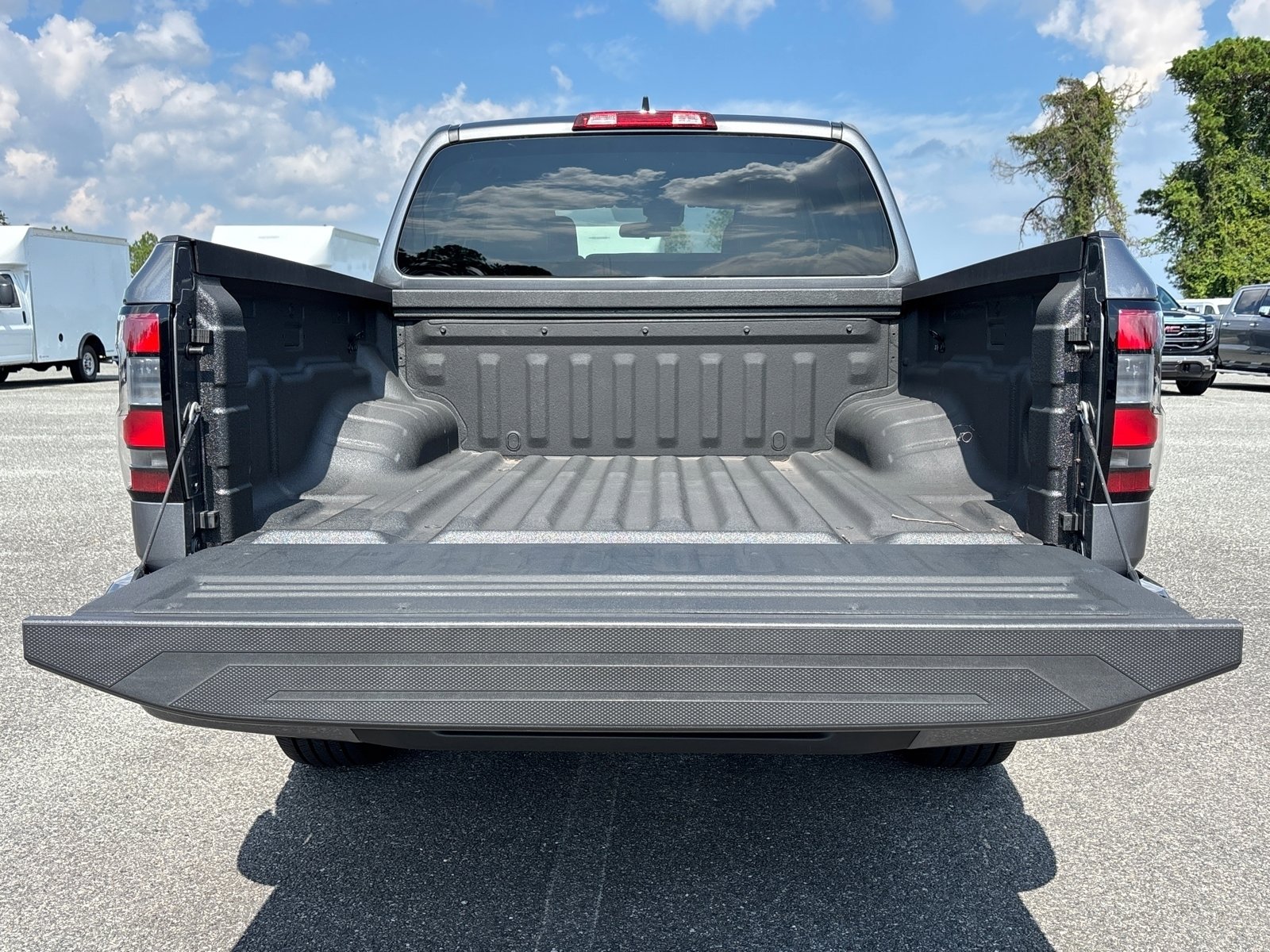 2024 Nissan Frontier SV photo 26