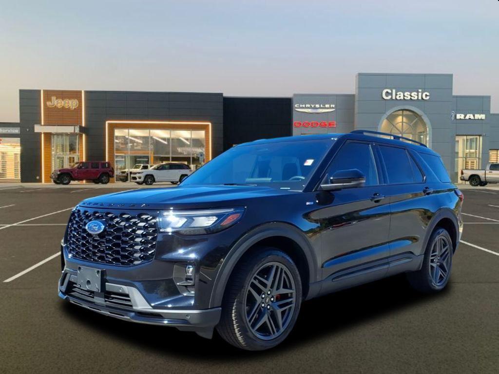 2025 Ford Explorer ST-LINE's photo