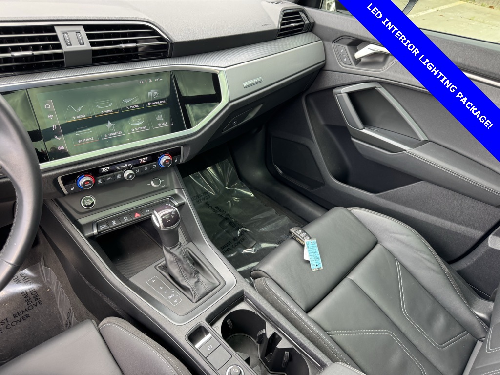 2023 Audi Q3 45 TFSI S line Premium photo 2