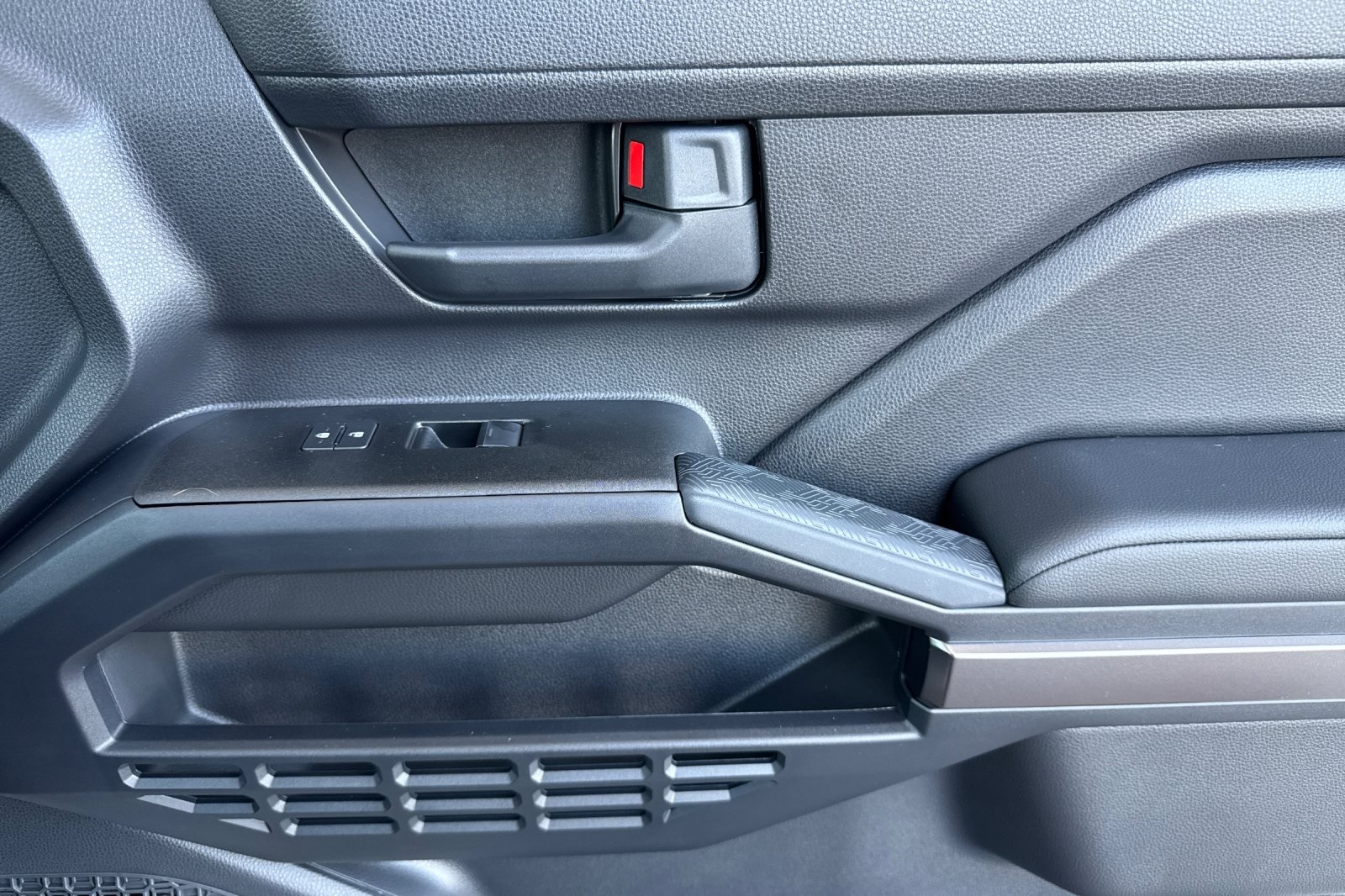 2025 Toyota 4Runner SR5 photo 18