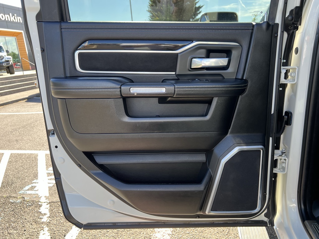 2019 Ram 2500 Laramie photo 26