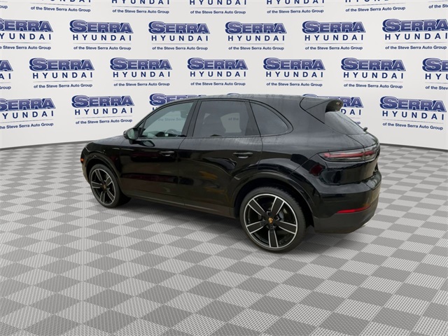 2022 Porsche Cayenne Base photo 6