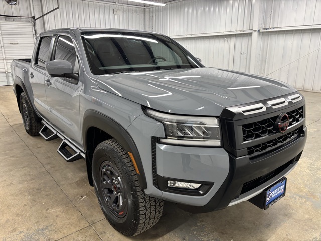 2025 Nissan Frontier PRO-4X's photo