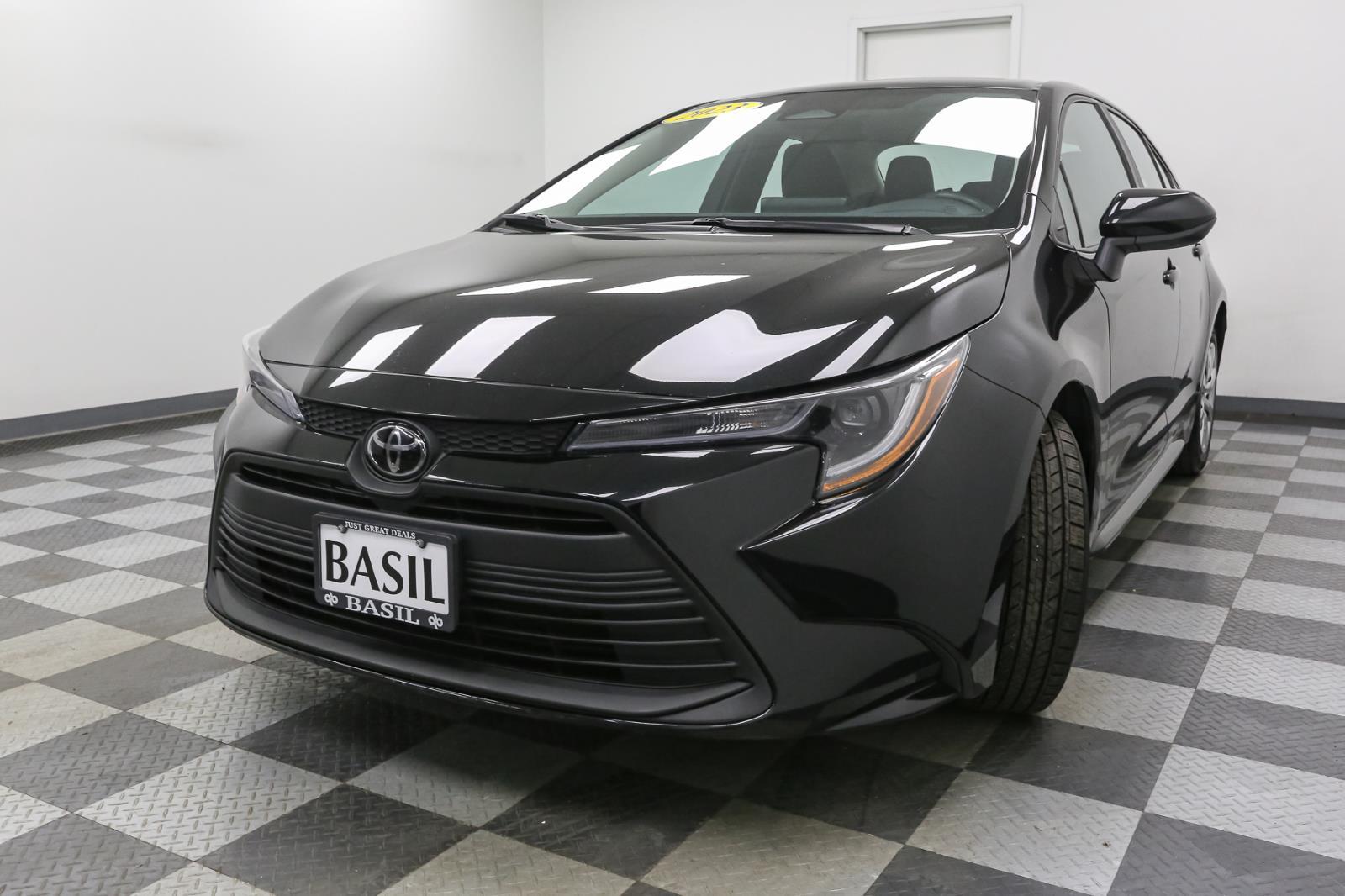 2023 Toyota Corolla LE photo 4
