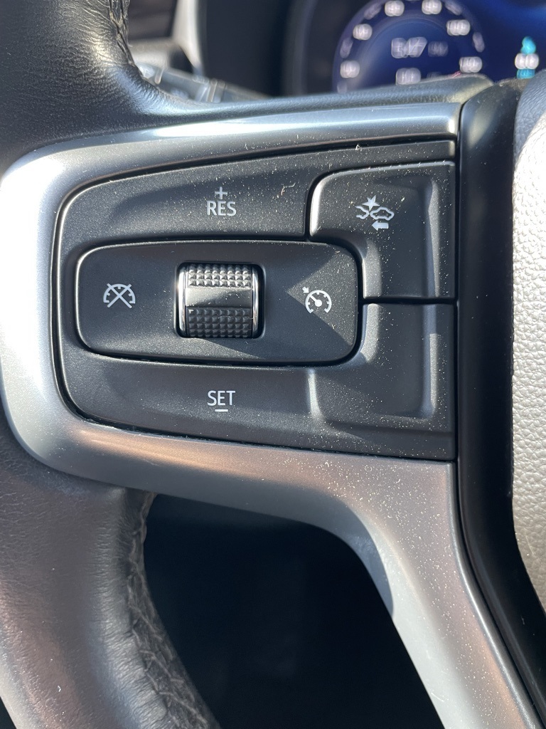 2022 Chevrolet Suburban LT photo 15