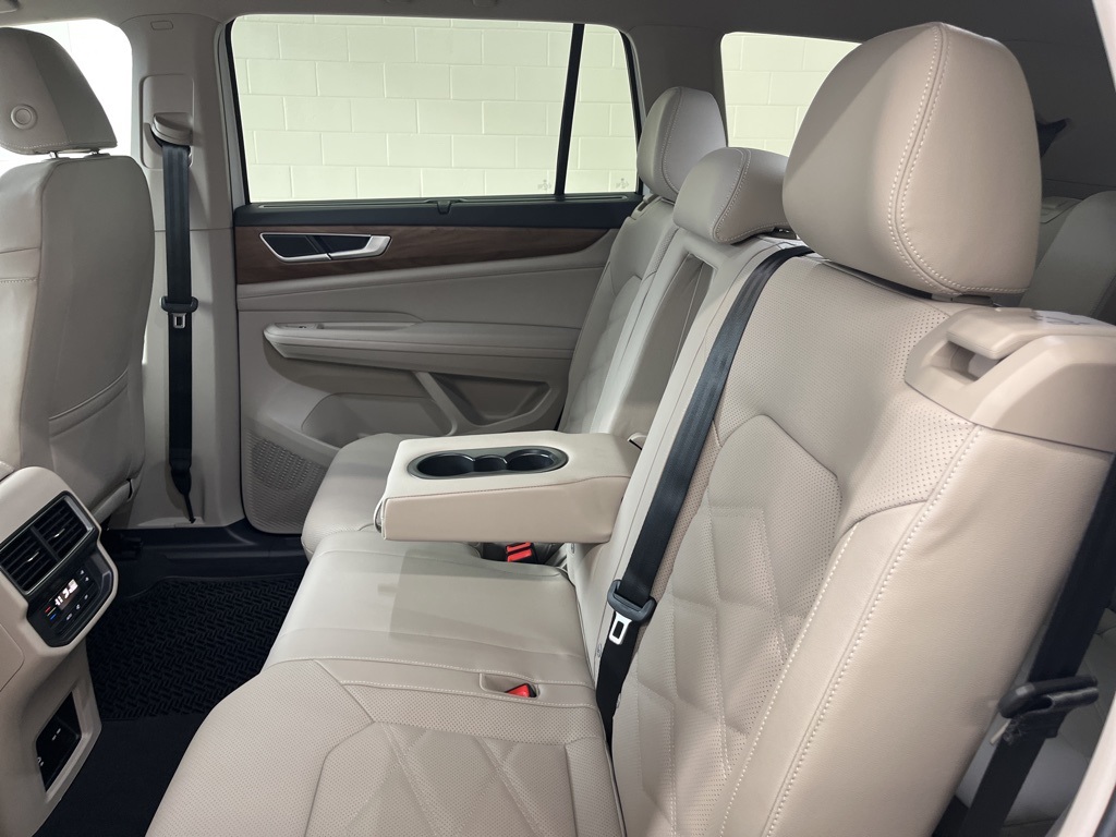 2025 Volkswagen Atlas SE Technology photo 27