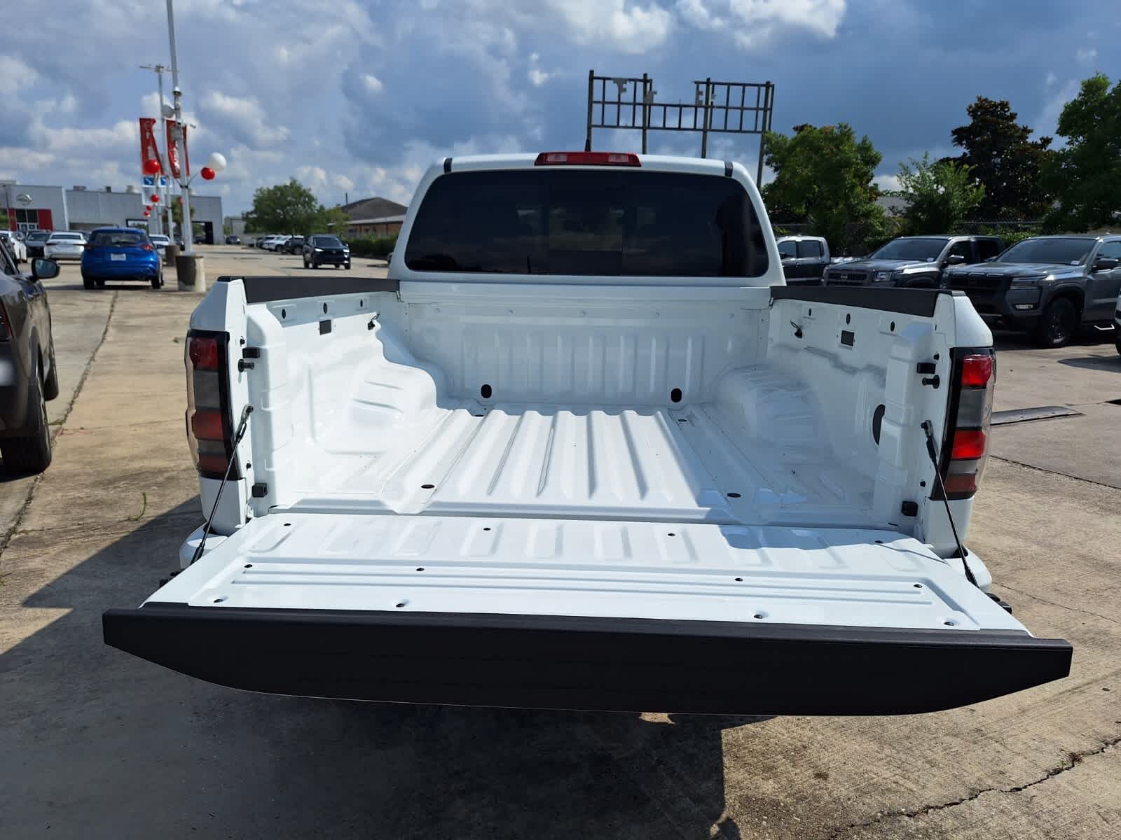 2025 Nissan Frontier Crew Cab SV photo 25