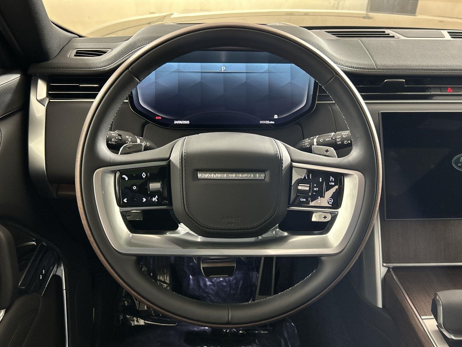2025 Land Rover Range Rover SE photo 10