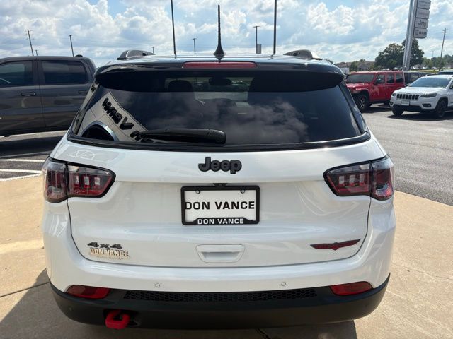2024 Jeep Compass Trailhawk photo 3
