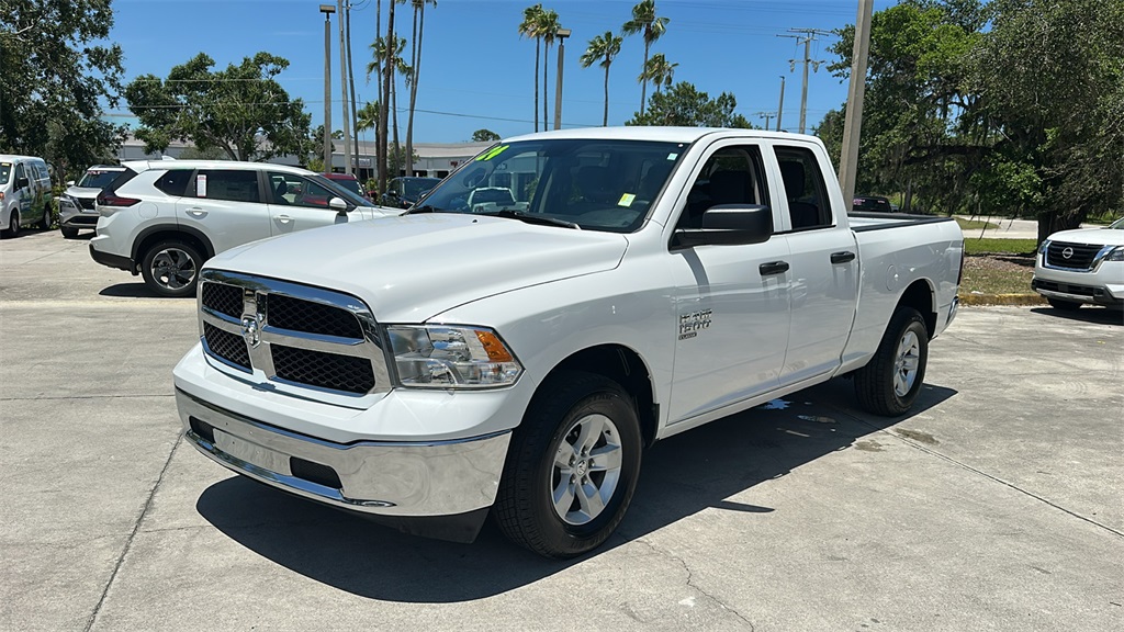 2024 Ram 1500 Classic SLT photo 3