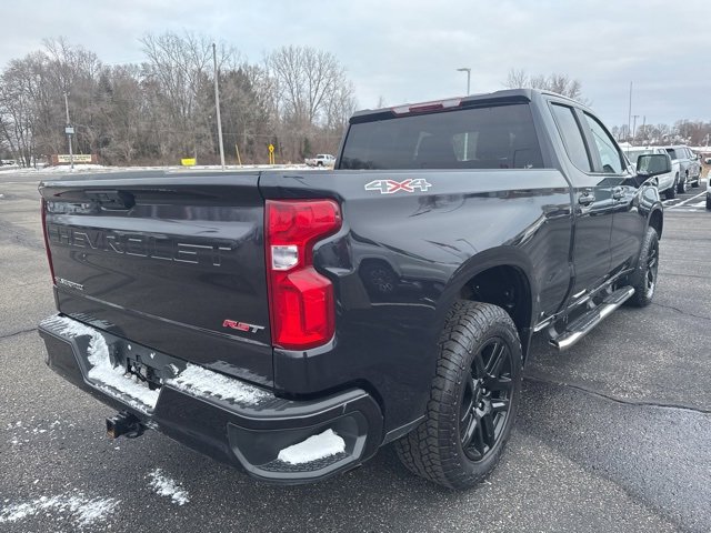 2023 Chevrolet Silverado RST photo 3