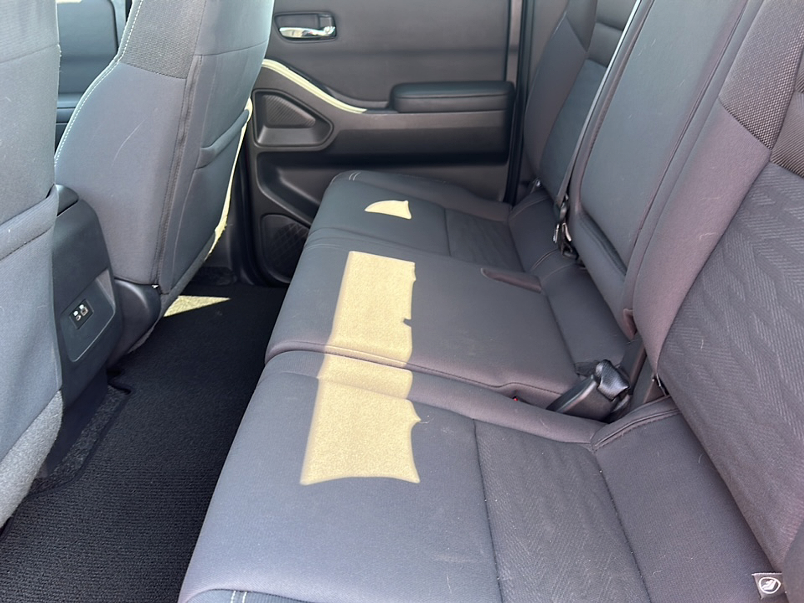2022 Nissan Frontier SV Crew Cab photo 4