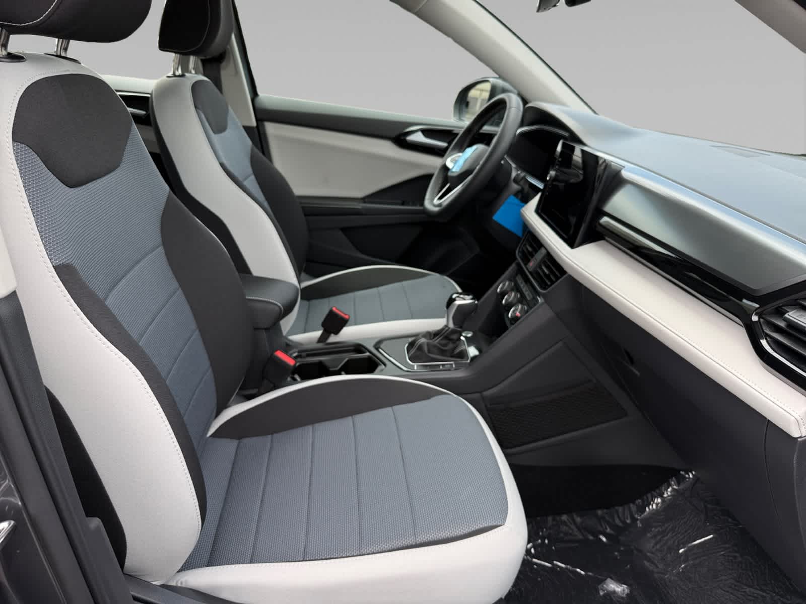 2025 Volkswagen Taos S photo 15