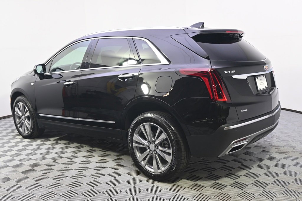2025 Cadillac XT5 Premium Luxury photo 3