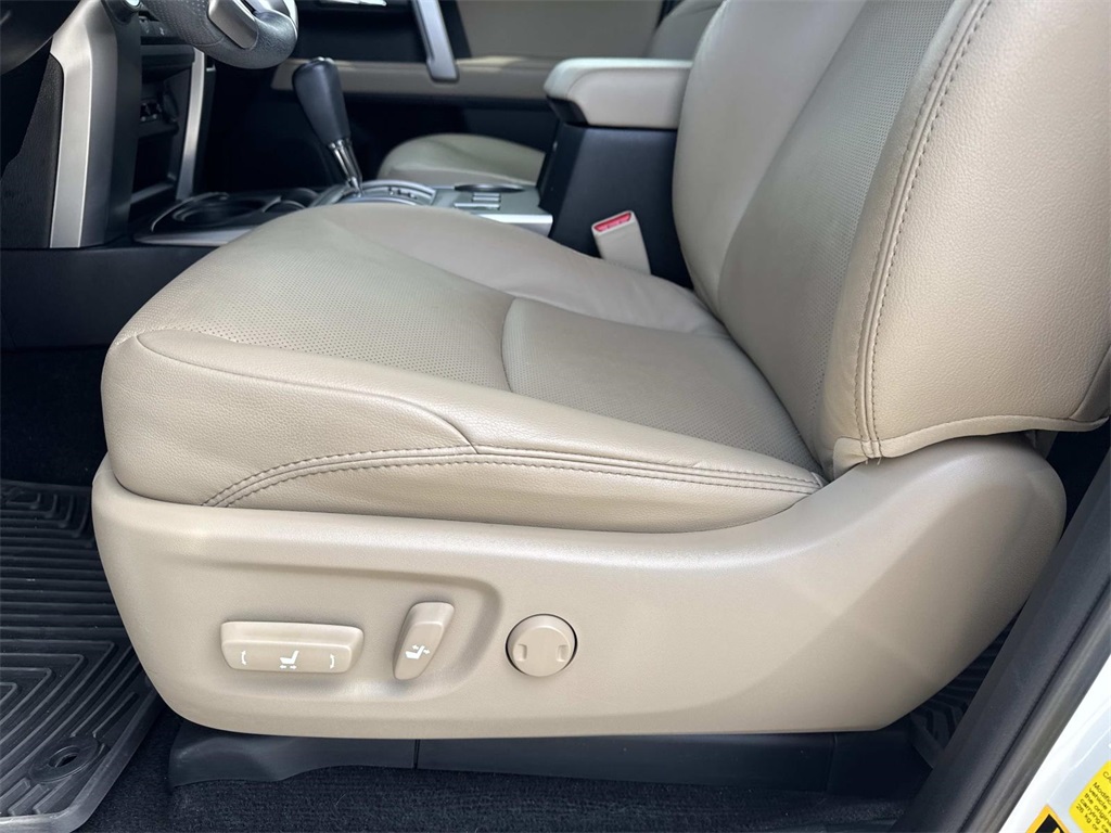 2022 Toyota 4Runner Limited photo 12