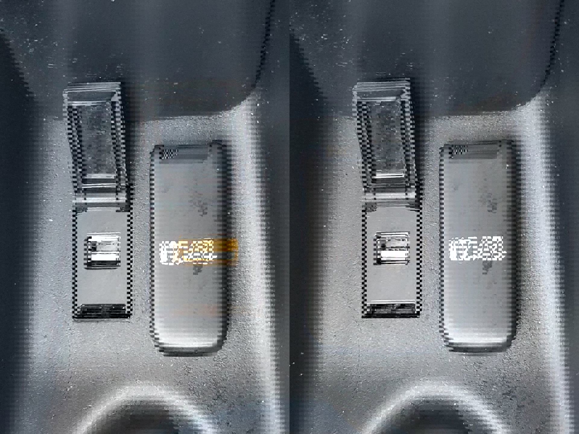 2022 Toyota Prius L photo 24