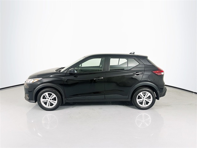 2024 Nissan Kicks S photo 4