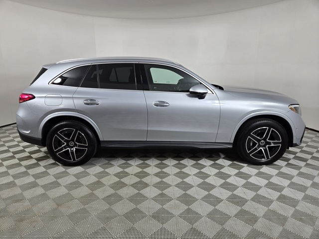 2025 Mercedes Benz GLC 350e AMG photo 2