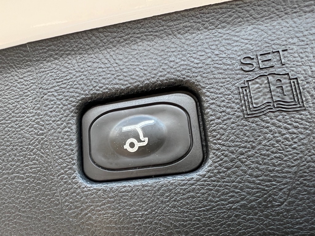 2022 Ford Edge SEL photo 28