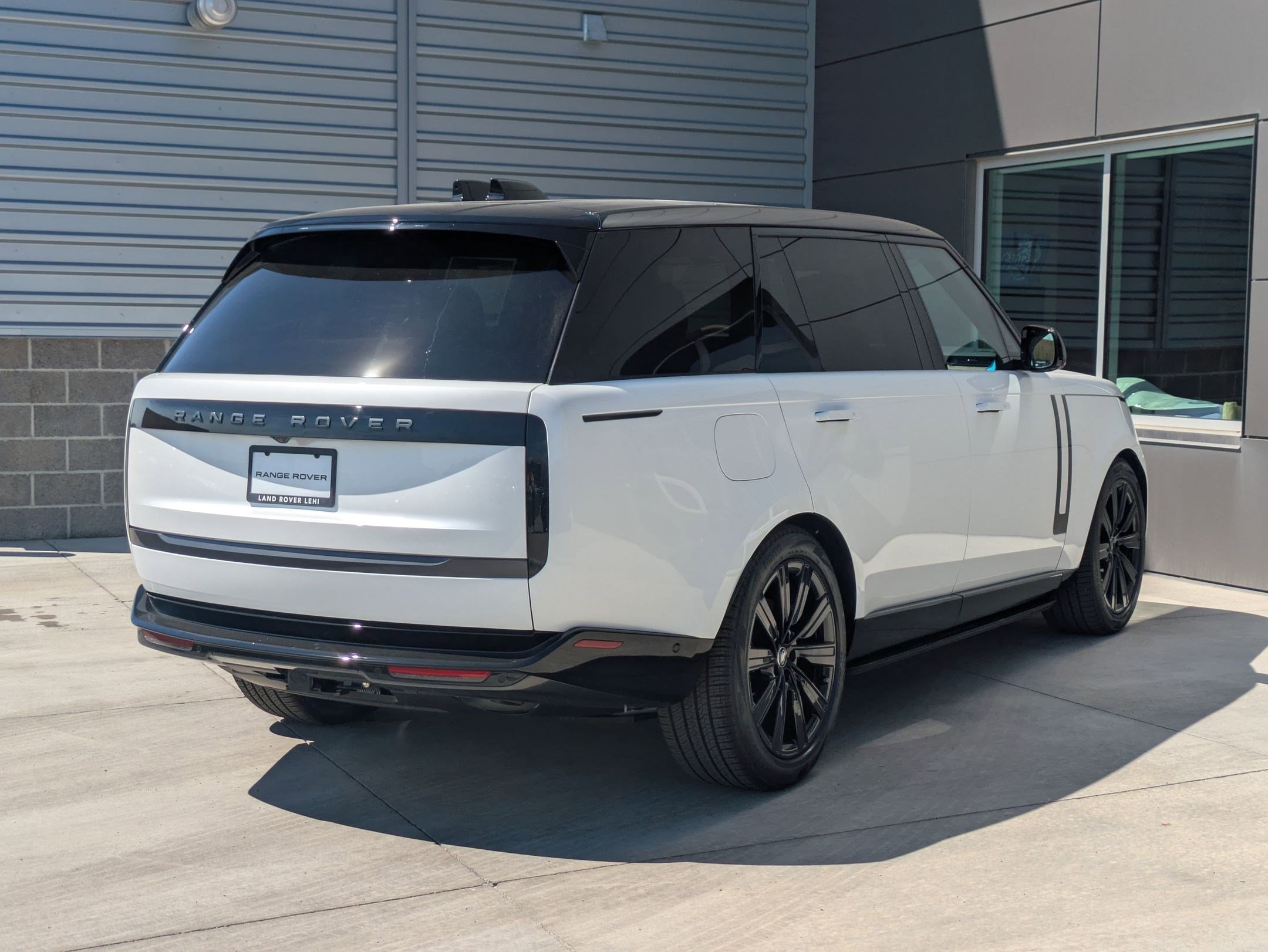 2025 Land Rover Range Rover SE photo 5