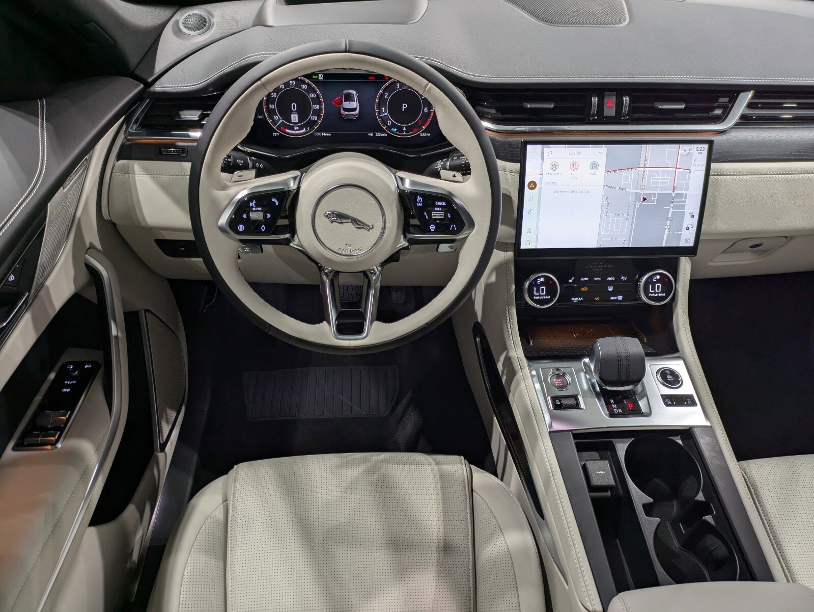 2025 Jaguar F-PACE R-Dynamic S photo 10