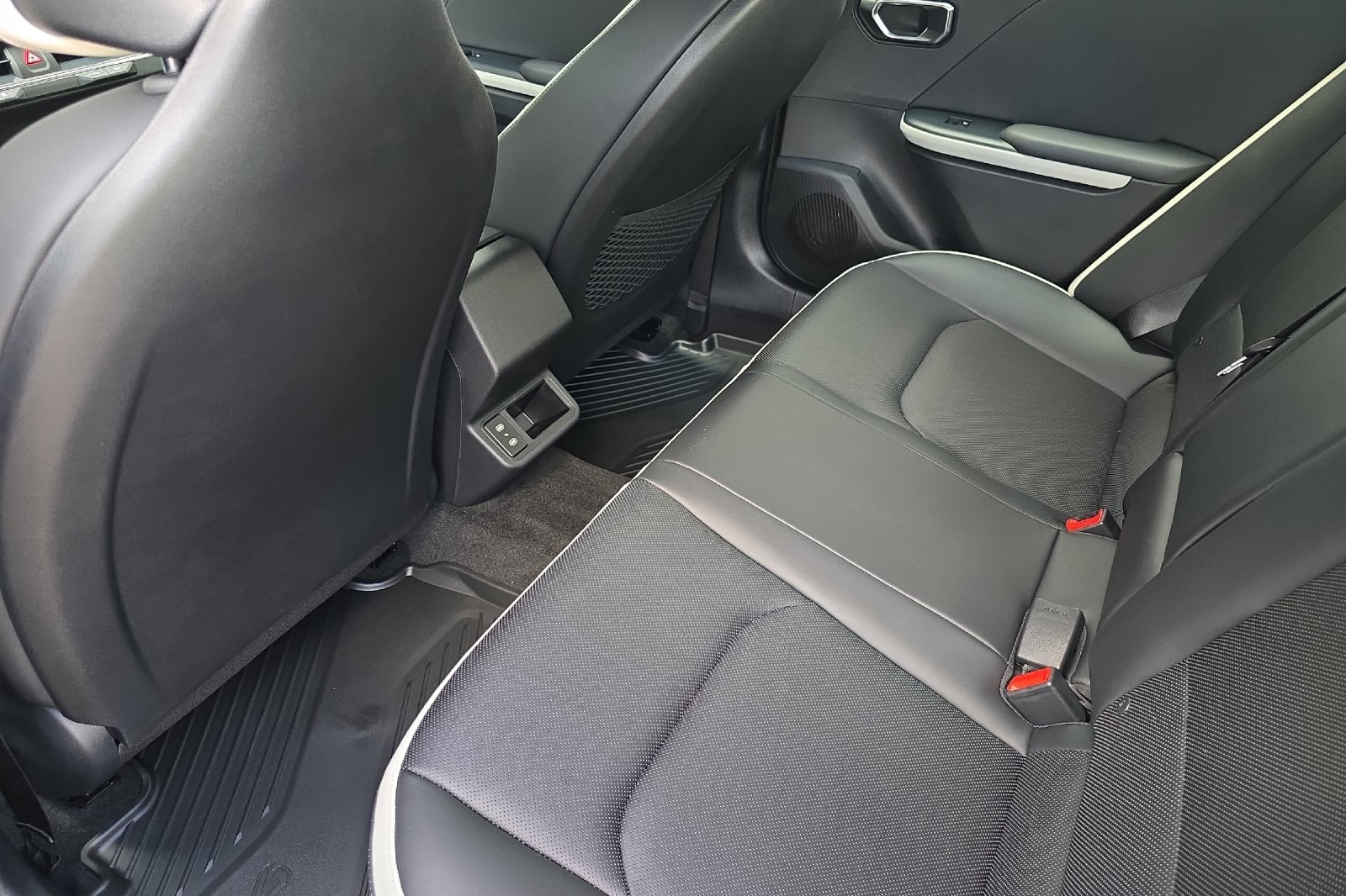 2025 Kia K4 GT-Line photo 7