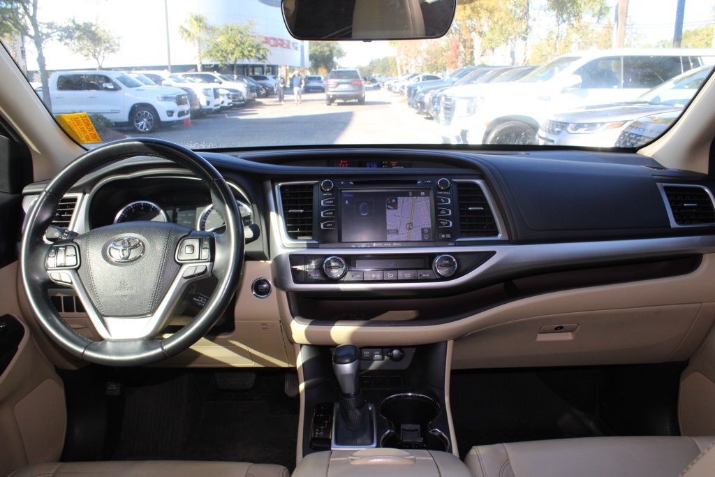 2017 Toyota Highlander XLE photo 4