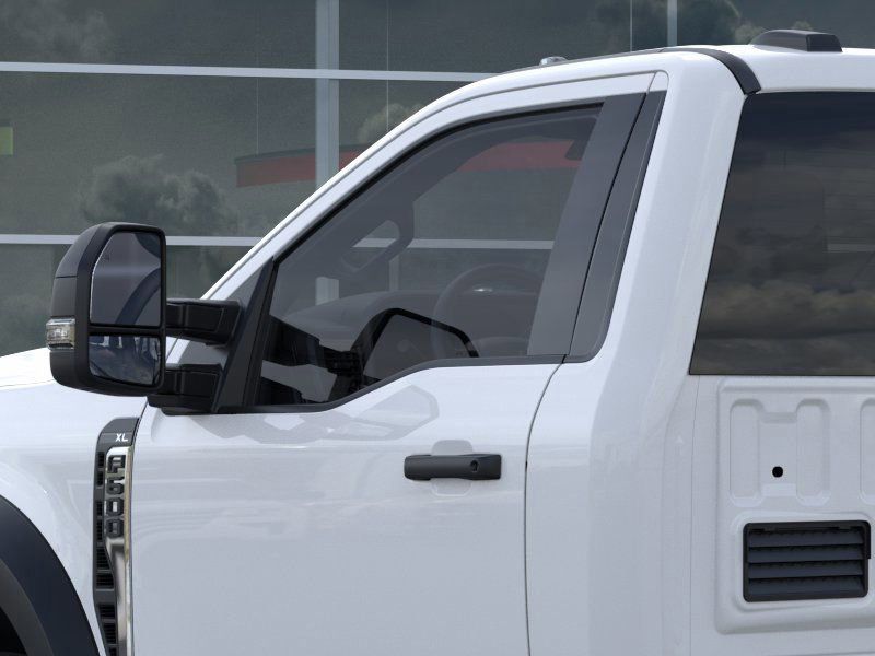2025 Ford F-600 photo 38