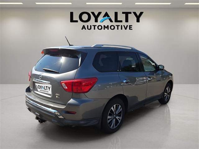 2018 Nissan Pathfinder SL photo 5