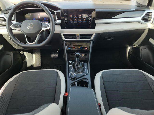 2025 Volkswagen Taos SE photo 12